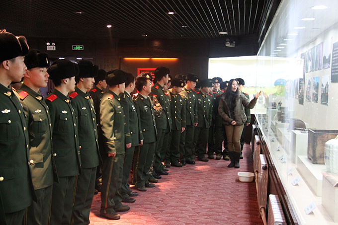7-白城市博物馆《武警官兵参观白城简史基本陈列》