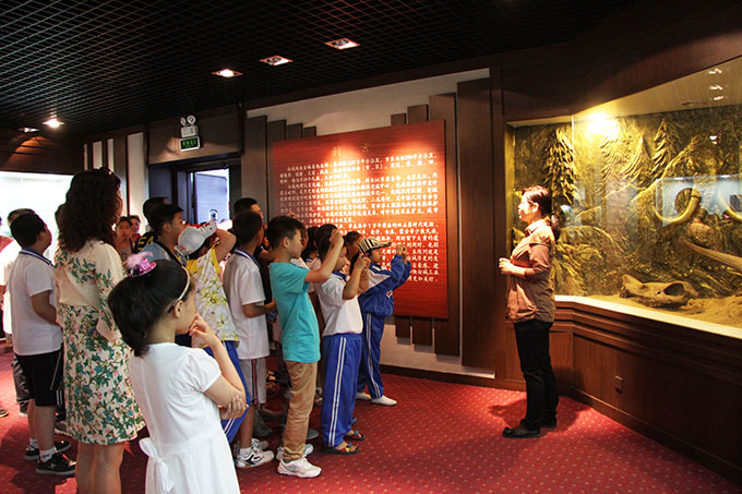 8-白城市博物馆小学生参观《白城简史基本陈列》